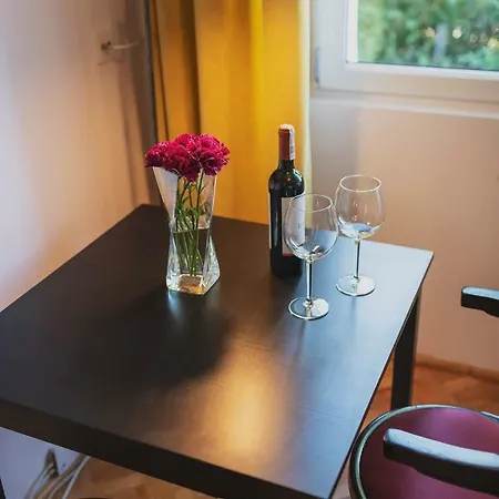 Apartment Mieszkanko Na Stawki Netflix Warsaw